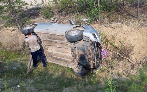 В Коми женщина за рулем «Киа» улетела в кювет: пострадал ребенок