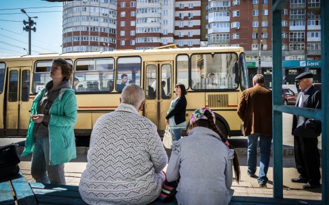 Жители поселков под Сыктывкаром не смогли попасть домой: автобус не пришел по расписанию