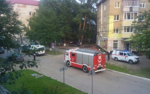 На улицу Бабушкина в Сыктывкаре съехались спецслужбы (фото, видео)