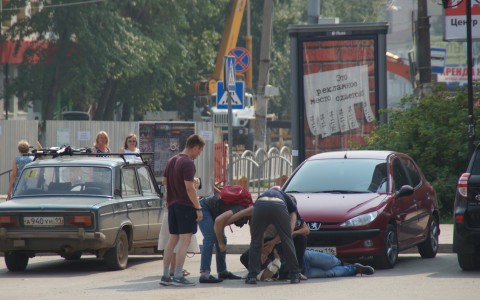 В центре Сыктывкара прохожего избили мужчины кавказской внешности