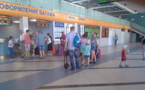 Авиакомпания рассказала, почему сыктывкарцы 14 часов не могли улететь в Сочи