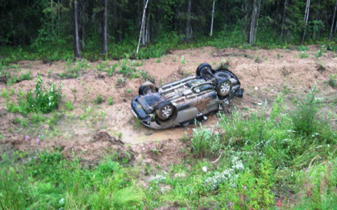 В Коми KIA Sorento улетела в кювет
