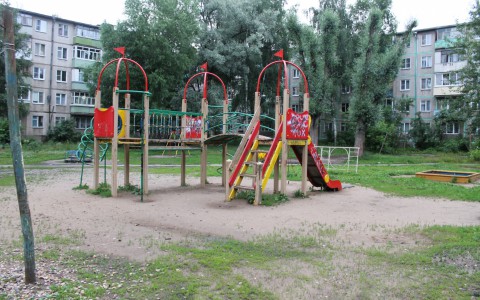 «Народный контроль»: могут ли жильцы огородить свой двор и не пускать туда других детей?