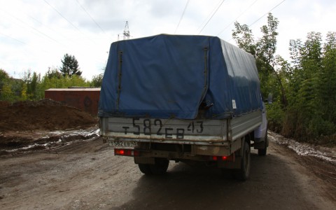 В Сыктывкаре мужчина украл со двора на Сысольском шоссе «Газель»