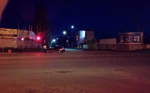 В Сыктывкаре машина без тормозов чуть не улетела в забор (фото)