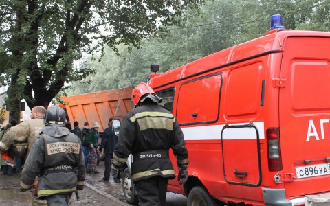 В Коми в фабрику химчистки одежды ударила молния