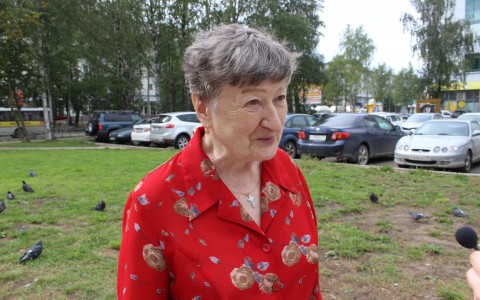 «Я бы себе «Лабутены» не купила»: сыктывкарцы старшего поколения рассказали о модных трендах (видео)