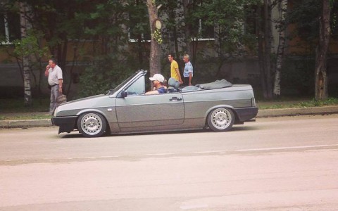 Сыктывкарский авто-Instagram: кабриолет, суровый пассажир и селфи на светофоре (фото)