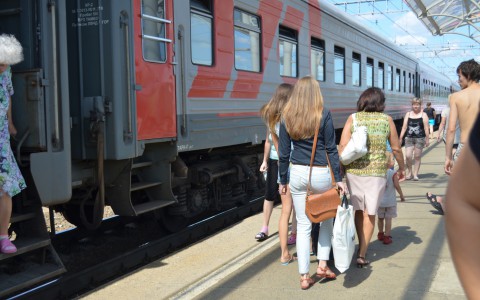 В Сыктывкаре цыгане разыграли семейную драму прямо на перроне вокзала