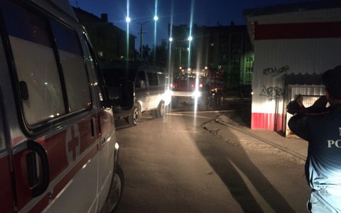 В Коми из горящего пятиэтажного дома спасли 15 человек