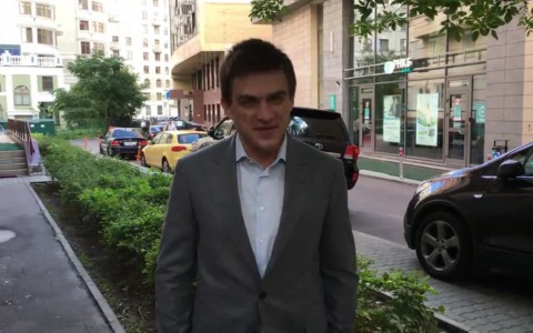 Известный поп-певец Влад Топалов поздравил жителей Республики Коми с 95-летием региона (видео)
