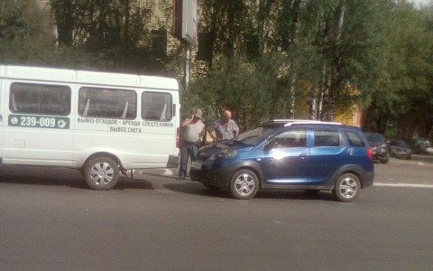 В Сыктывкаре джип врезался в «Газель»