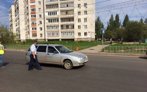 В Сыктывкаре водитель на ВАЗ-2111 сбил мальчика на пешеходном переходе (фото)