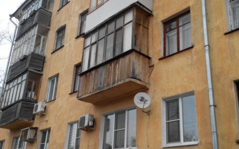 В Сыктывкаре парень после ссоры с девушкой выпрыгнул с балкона
