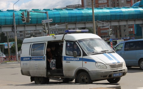 В Коми 18-летний парень ограбил кафе и застрелился из автомата