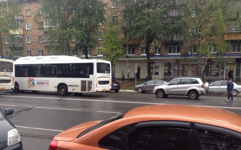 В Сыктывкаре один из новых автобусов опять попал в аварию