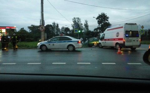 Сыктывкарцы попали в ДТП в Санкт-Петербурге: ребенок вылетел из салона (видео)