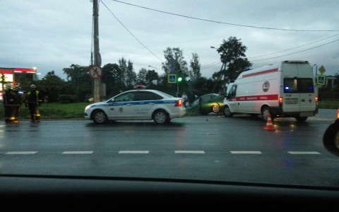 Сыктывкар за день 31 августа: крупная авария в Питере, суд над фигурантом «дела Гайзера» и самолеты до Москвы