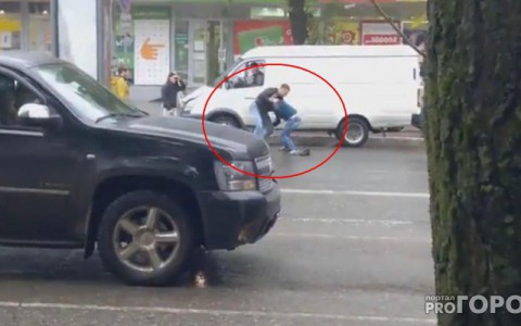 Сыктывкар за день 1 сентября: драка на дороге, День знаний и вульгарные школьницы