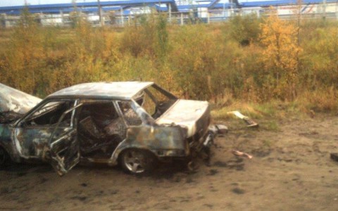 В Коми  «ВАЗ-2115» сгорел прямо на трассе