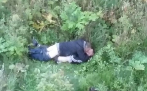 В Сыктывкаре во дворе жилого дома двое мужчин занялись любовью