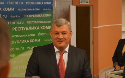 Врио Главы Коми Сергей Гапликов проголосовал «за будущее» в школьном буфете