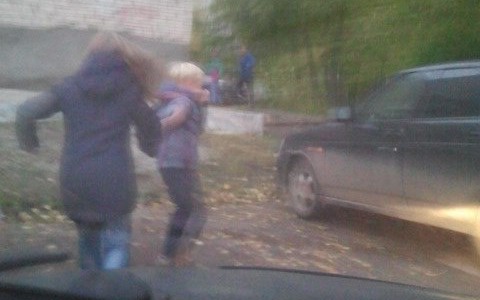 В Сыктывкаре толпа детей довела инвалида до нервного срыва