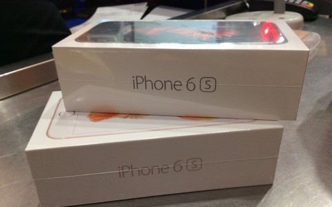 Сыктывкарцу вместо iPhone прислали кусок дерева