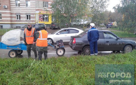 В Сыктывкаре мотоблок с прицепом въехал в иномарку
