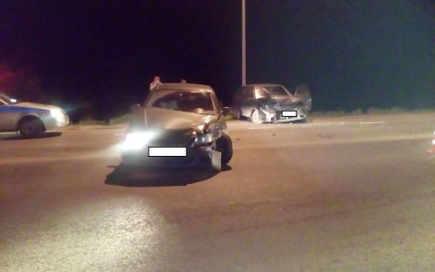 На трассе Чебоксары-Сыктывкар столкнулись два автомобиля