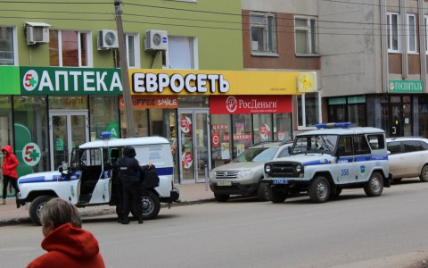 В Сыктывкаре полиция оцепила отделение банка