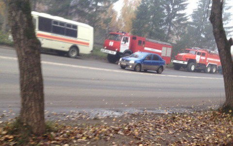 В Сыктывкаре к железнодорожному вокзалу съехались экстренные службы города