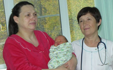 Многодетная мать из Сыктывкара родила 14 ребенка