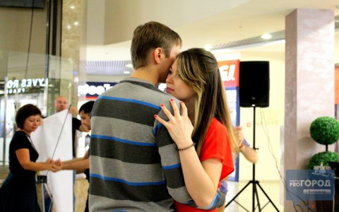 Лица города: 15 фотографий сыктывкарцев на танцевальной акции в торговом центре