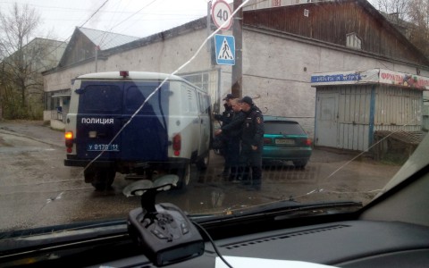 Очевидцы сняли, как в Сыктывкаре полицейские гнались за пьяным водителем