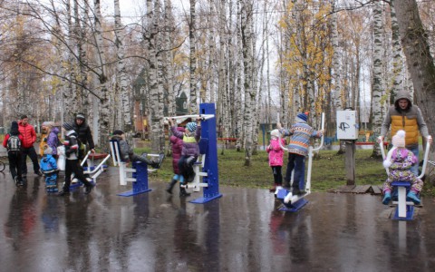 В Сыктывкаре в Кировском парке появилась новая спортивная площадка