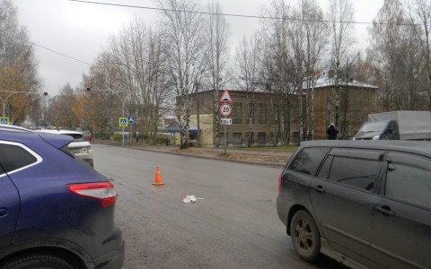 В Сыктывкаре автоледи на Toyota Corolla сбила 12-летнего  мальчика