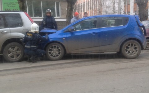 В центре Сыктывкара спасатели пытались предотвратить взрыв после ДТП