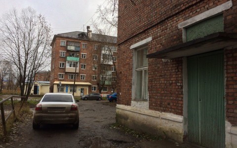 В Коми «король парковки» мешал проехать машине скорой помощи