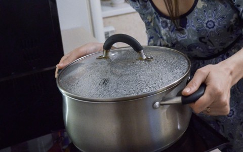 В Коми по наводке мошенников пенсионерка потратила 83 тысячи рублей на кастрюли