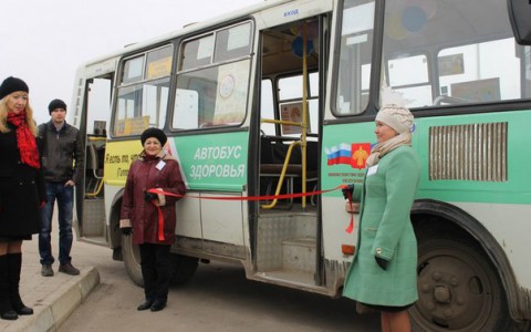 Федеральные СМИ осмеяли торжественное открытие ПАЗика в Сыктывкаре
