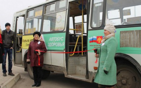 В «Вечернем Урганте» высмеяли торжественное открытие «Автобуса здоровья» в Сыктывкаре