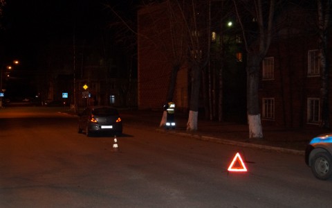 В Сыктывкаре 4-летний мальчик выбежал на дорогу и попал под колеса иномарки