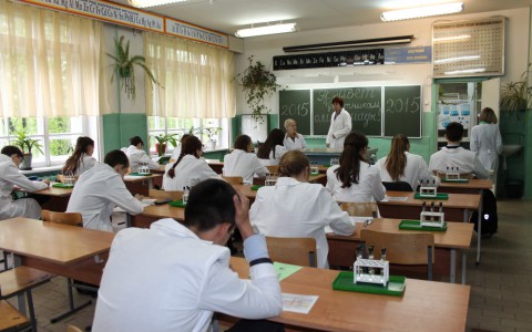Сыктывкарские студенты могут остаться без диплома из-за взятки преподавателю