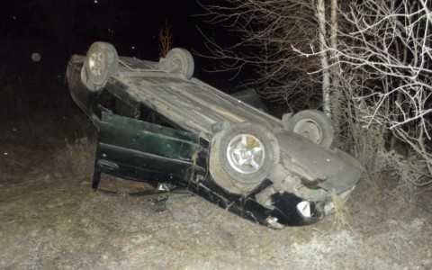 В Коми водитель перевернувшегося авто сломал себе позвоночник