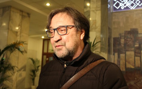 Солист группы ДДТ Юрий Шевчук  в Сыктывкаре будет лечить связки
