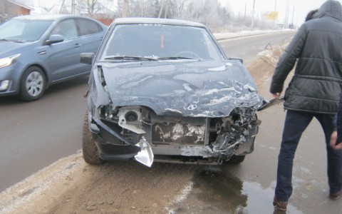 В Сыктывкаре девушка на «Киа» едва не убила водителя ВАЗа
