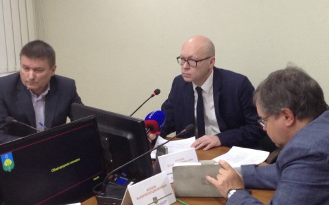 У исполняющего обязанности мэра Сыктывкара проходит планерка: онлайн-трансляция