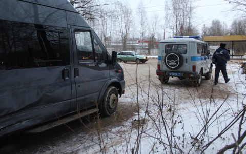 В Сыктывкаре машина ППС врезалась в катафалк (фото, видео)