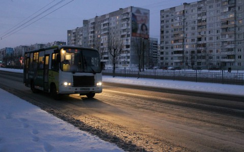 Из-за гонок автобусов в Сыктывкаре пассажирка получила травму